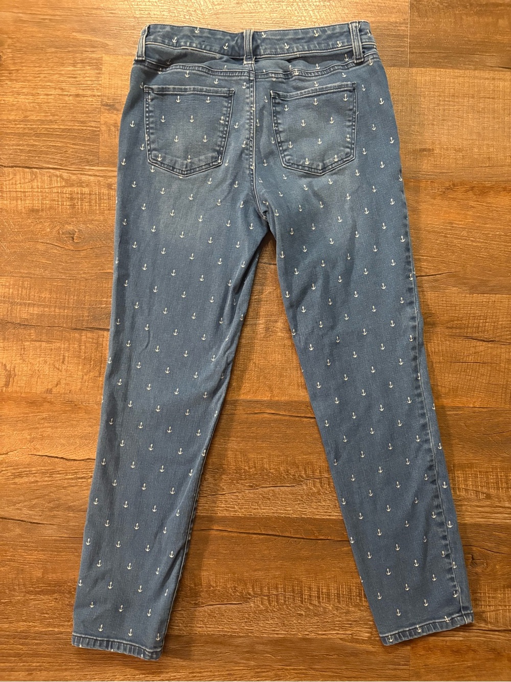 Talbots Flawless Navy Skinny Jeans with White Lake Anchor Motif size 4
